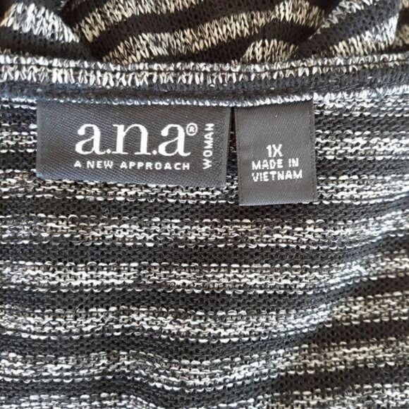 a.n.a Casual Lightweight Knit Scoop Neck Tunic Top Striped Gray Black Sz 1X - Picture 3 of 12